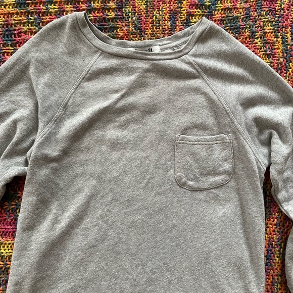 Forever 21 Grey Crew Neck with small pocket - Picture 2 of 5